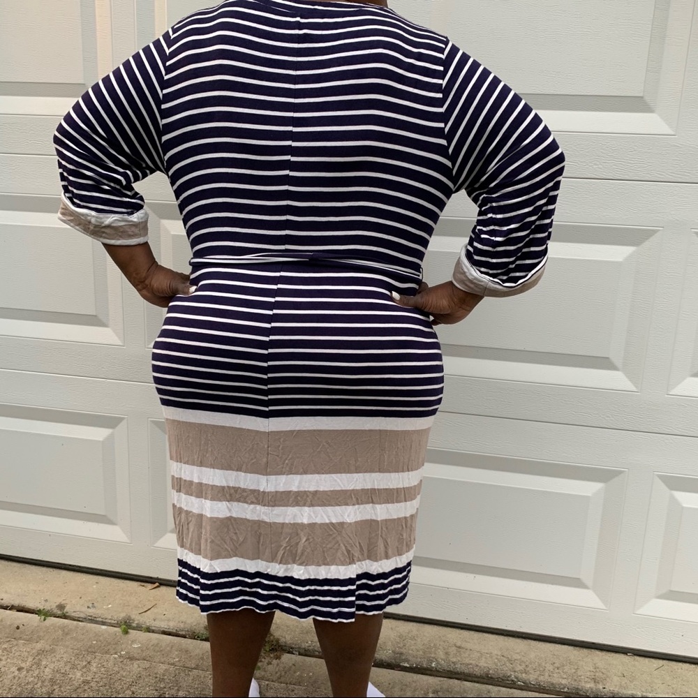 Stripped dress - Picture 4 of 10
